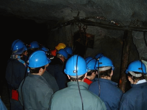 Minerii de la Roşia Montană anunţă un nou protest în mină